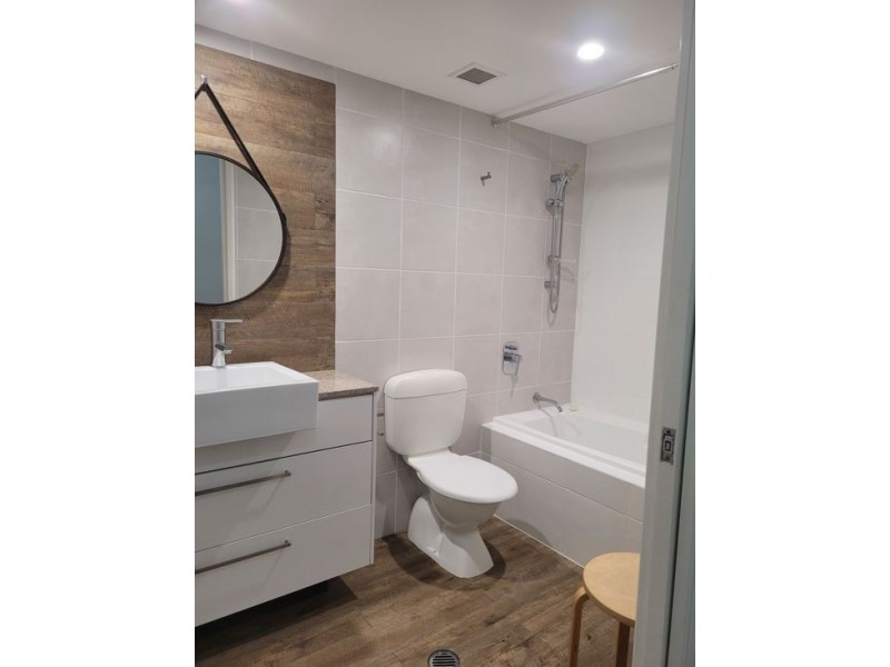 2205 12-14 Executive Drive, Burleigh Waters QLD 4220