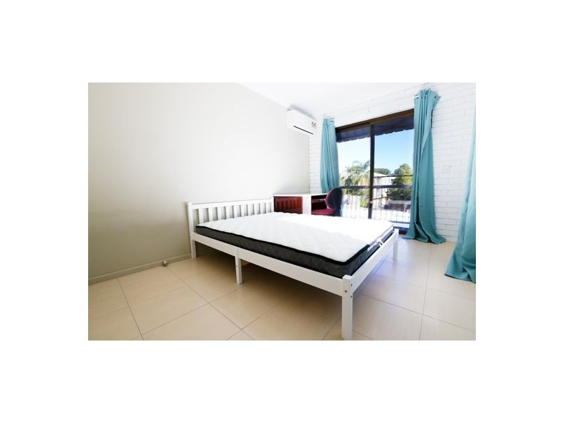 1 24 Durham Street, St Lucia QLD 4067