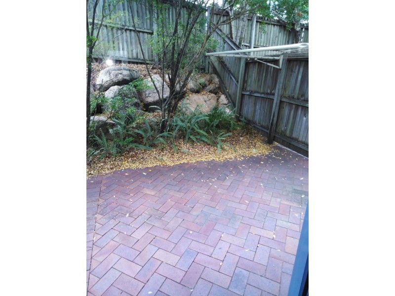 2 Waverley Road, Taringa QLD 4068