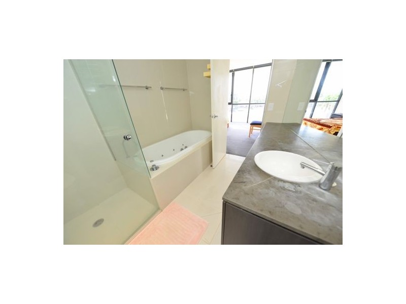 03 4 Wahroonga place, Surfers Paradise QLD 4217