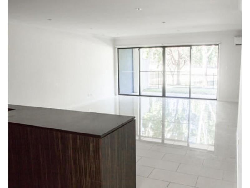 163 North Hill Drive, Robina QLD 4226