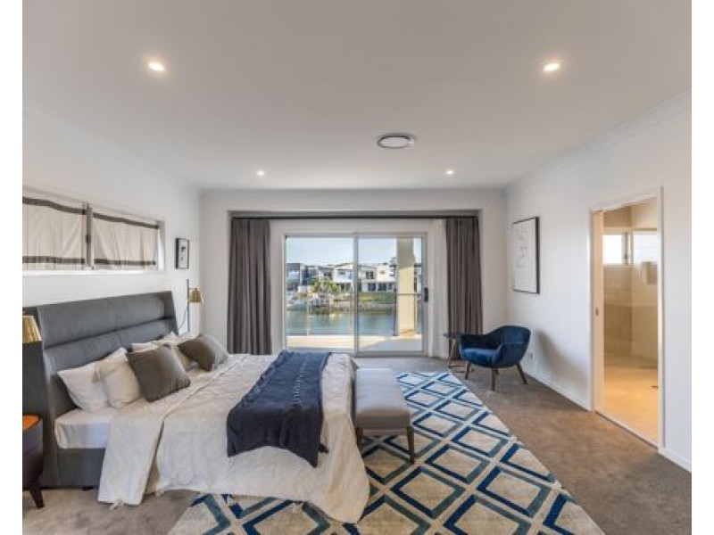 4 Santa Monica Boulevard, Hope Island QLD 4212