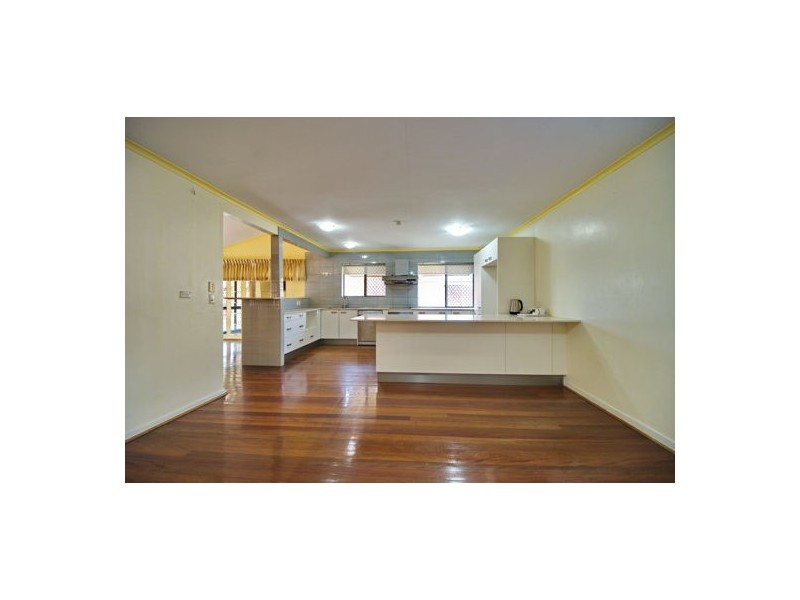 3 Elbert St, Macgregor QLD 4109