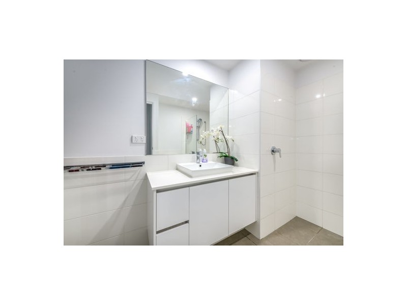 UNIT 2109 1-7 Waterford Court, Bundall QLD 4217