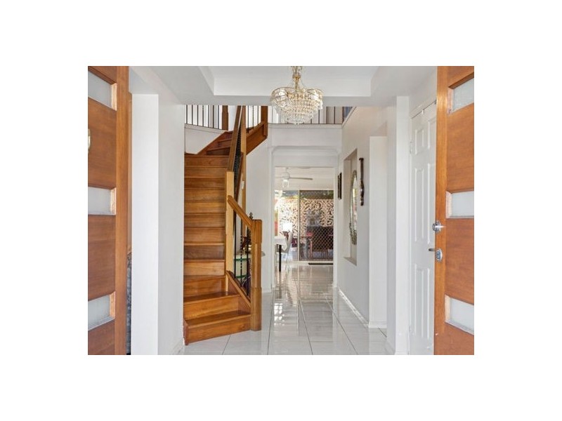 8 Orchid Tree Court, Robina QLD 4226