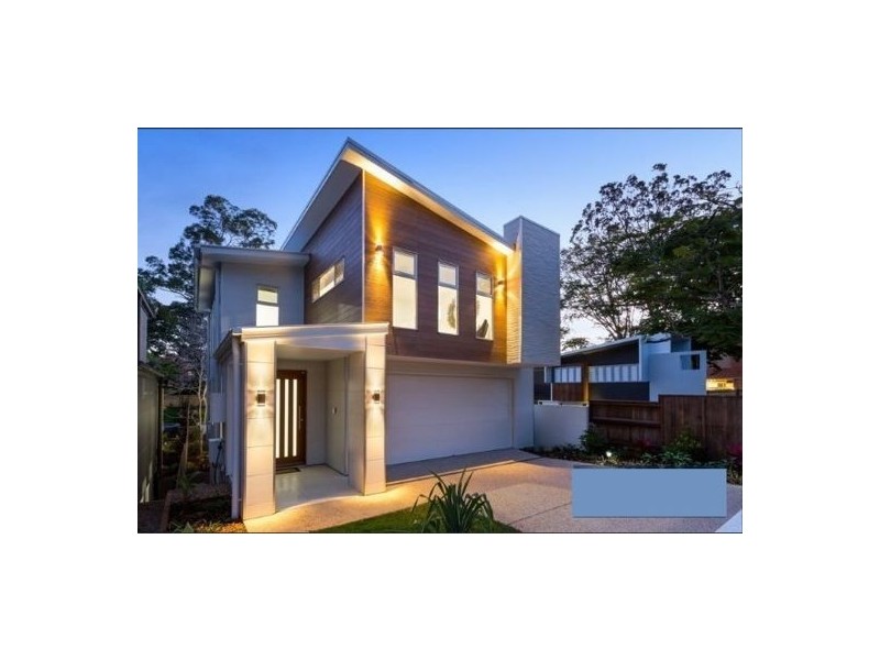 19 Ninth Ave, St Lucia QLD 4067