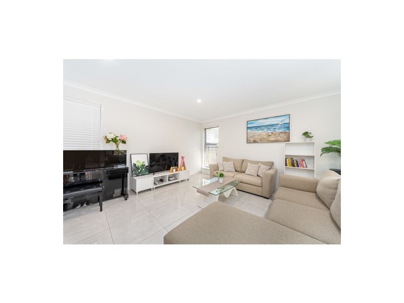 4 Jade Way, Helensvale QLD 4212