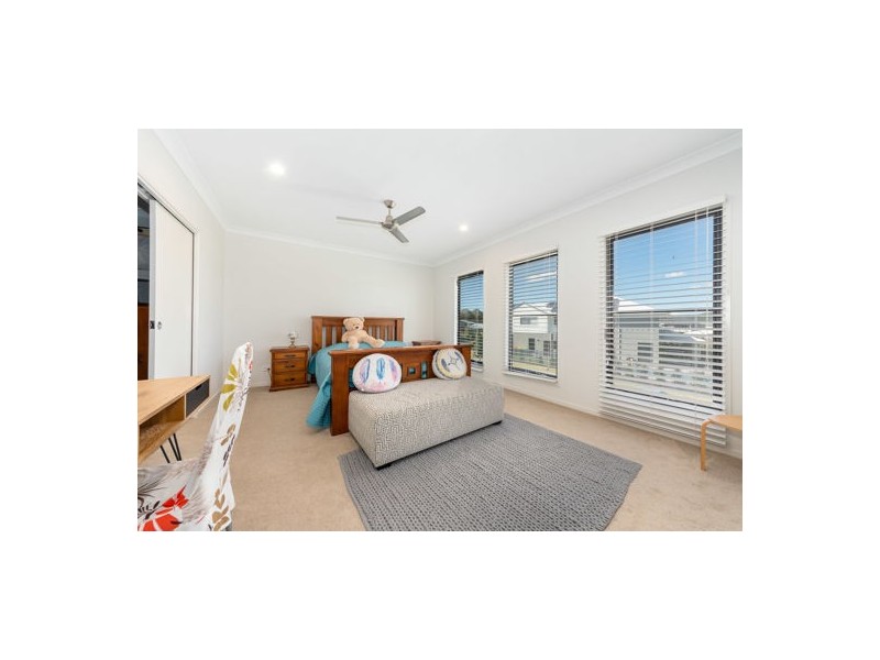 4 Jade Way, Helensvale QLD 4212