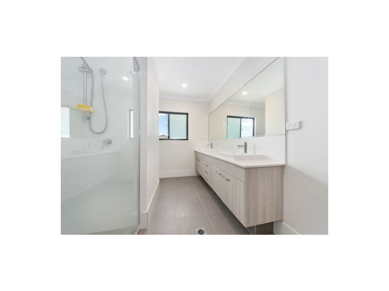 4 Jade Way, Helensvale QLD 4212