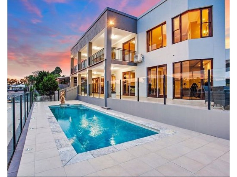 14 Monte Vista Court, Broadbeach Waters QLD 4218