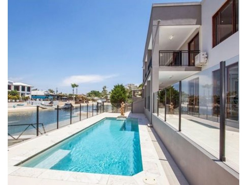 14 Monte Vista Court, Broadbeach Waters QLD 4218