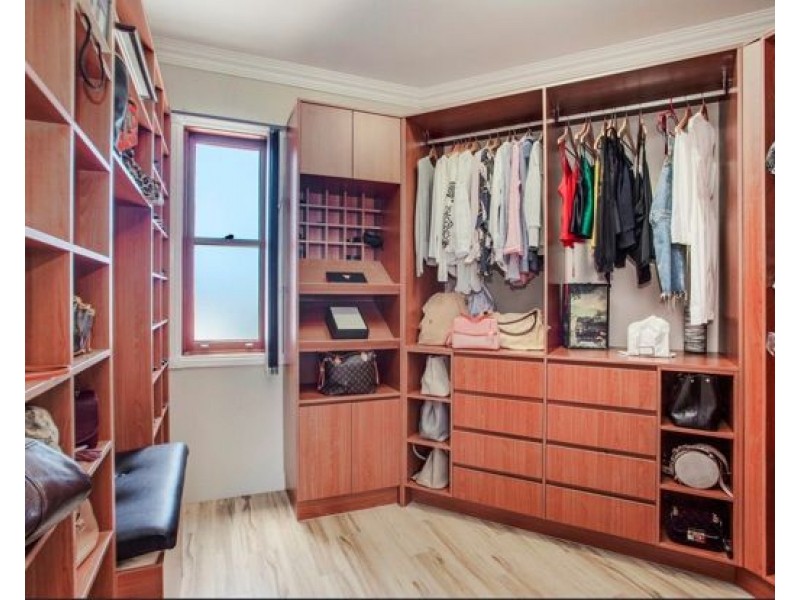 14 Monte Vista Court, Broadbeach Waters QLD 4218