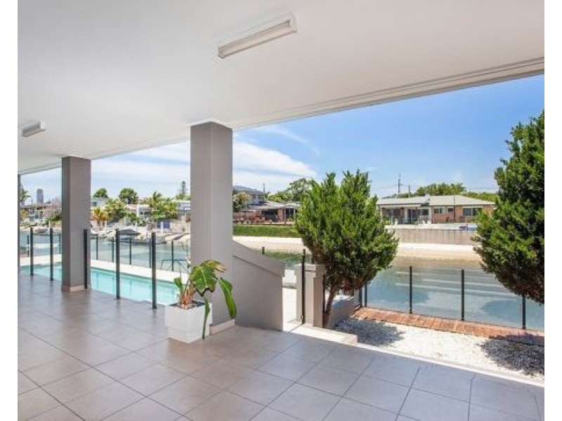 14 Monte Vista Court, Broadbeach Waters QLD 4218