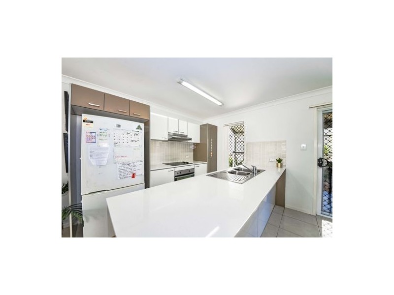 40 31 Lyrebird Street, Loganlea QLD 4131