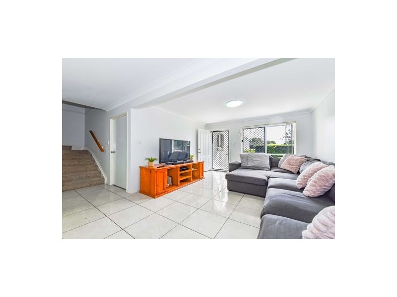 40 31 Lyrebird Street, Loganlea QLD 4131