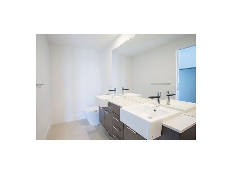 25-31 East Quay Drive,, Biggera Waters QLD 4216