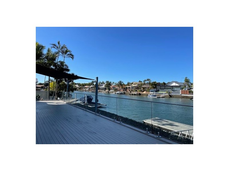 5 Pebble Beach Drive, Runaway Bay QLD 4216