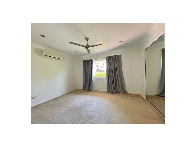 Unit 2 14 Kensington Pl, Birkdale QLD 4159