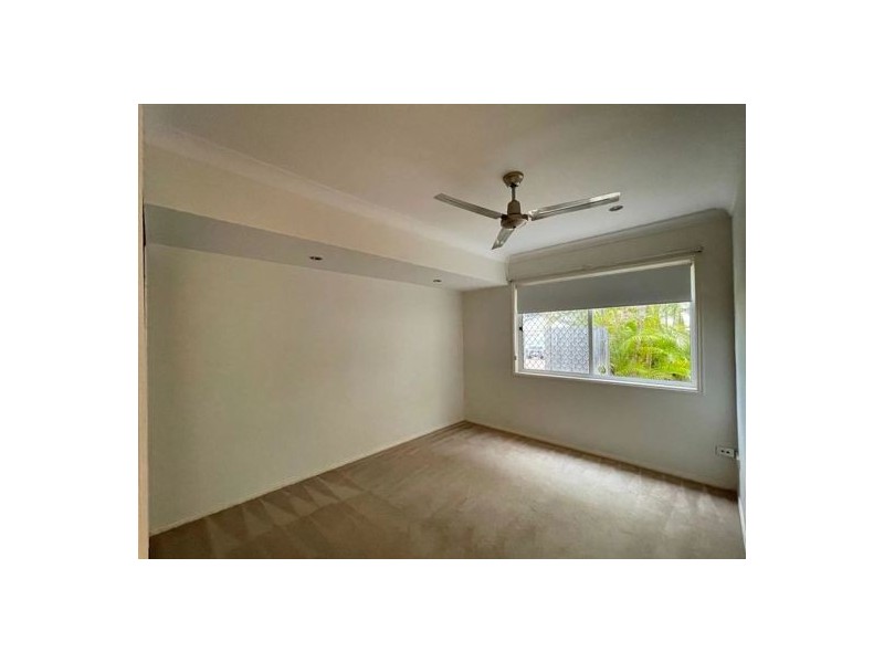 Unit 2 14 Kensington Pl, Birkdale QLD 4159