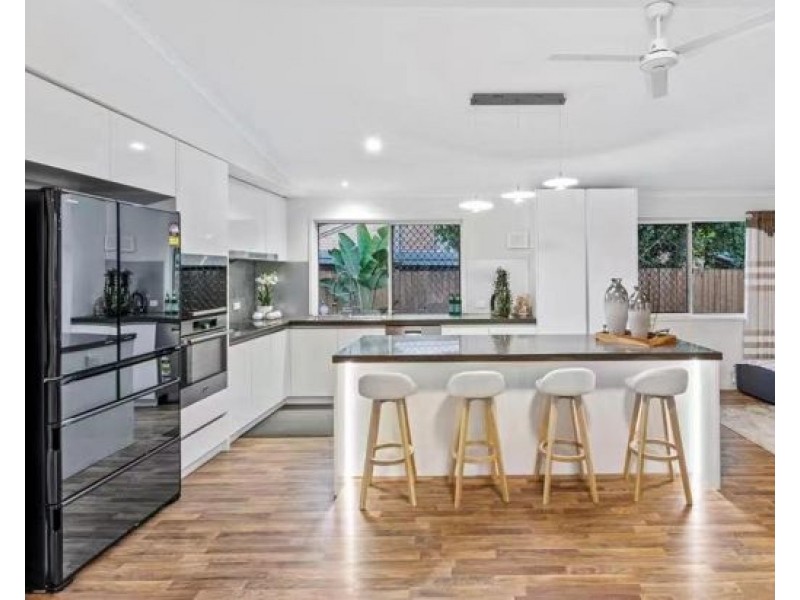 136 Warrigal Road, Runcorn QLD 4113