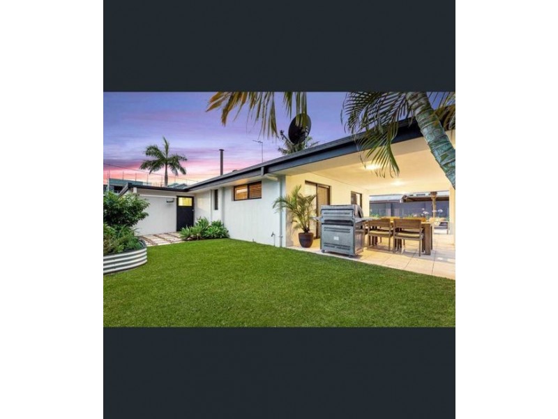10 BURNLEY STREET, Newmarket QLD 4051