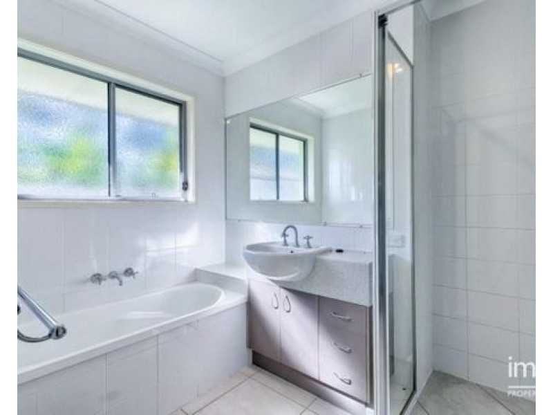 25 GLENAFTON CT, Ormeau QLD 4208