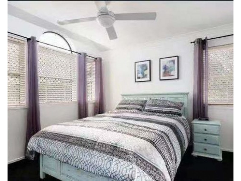 27 Grandview Place, Carindale QLD 4152