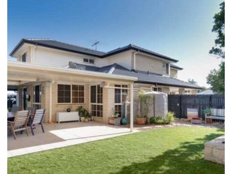 27 Grandview Place, Carindale QLD 4152