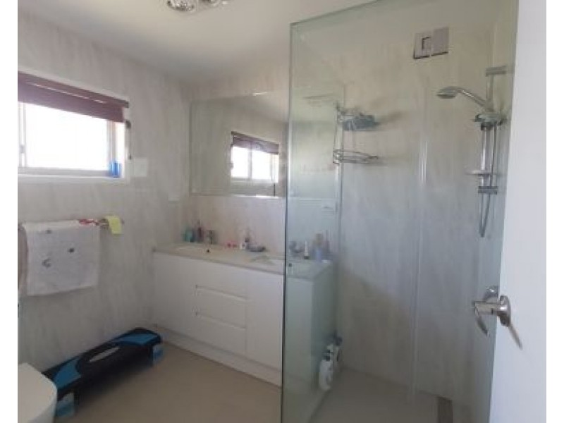 17 Larwood St, Upper Mount Gravatt QLD 4122