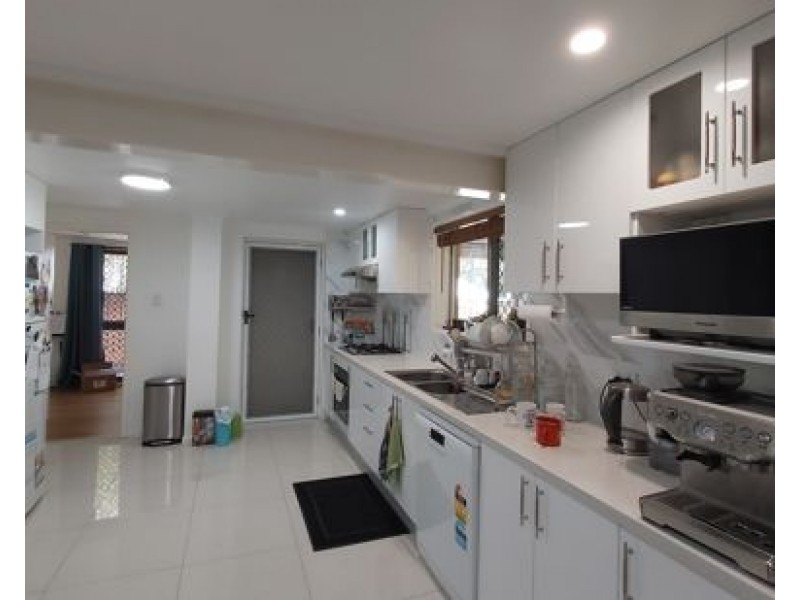 17 Larwood St, Upper Mount Gravatt QLD 4122