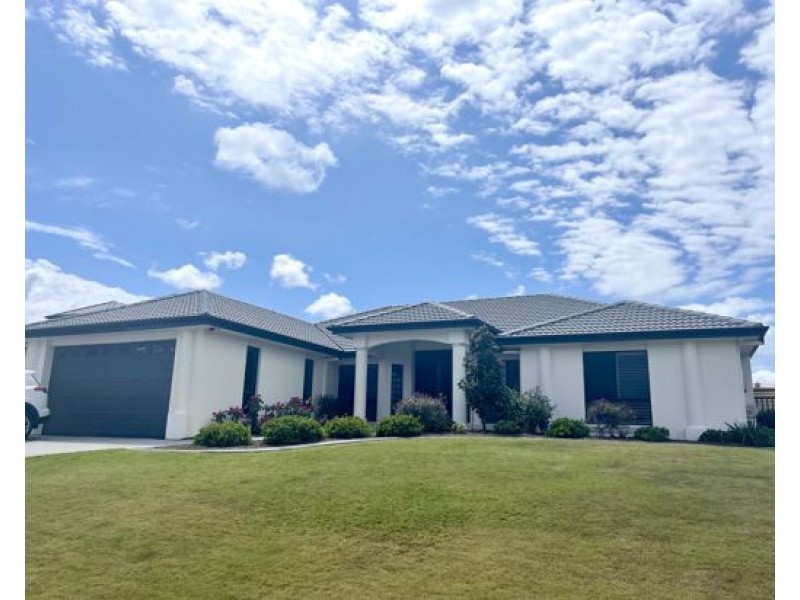 4 London Chase, Arundel QLD 4214