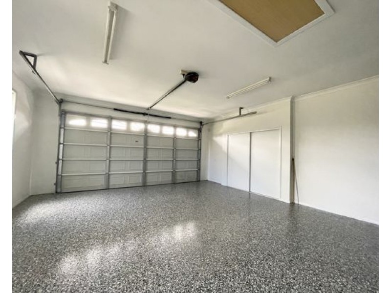 4 London Chase, Arundel QLD 4214