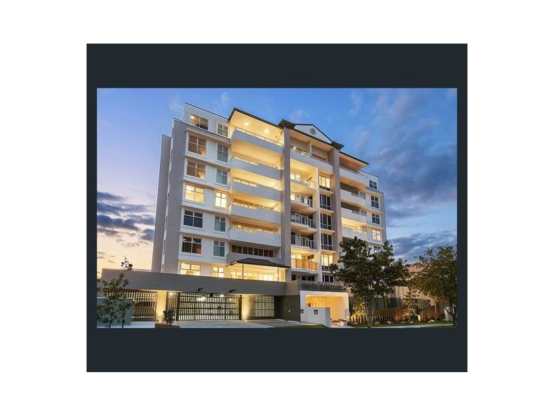 401/8 Waverley Street, Southport QLD 4215