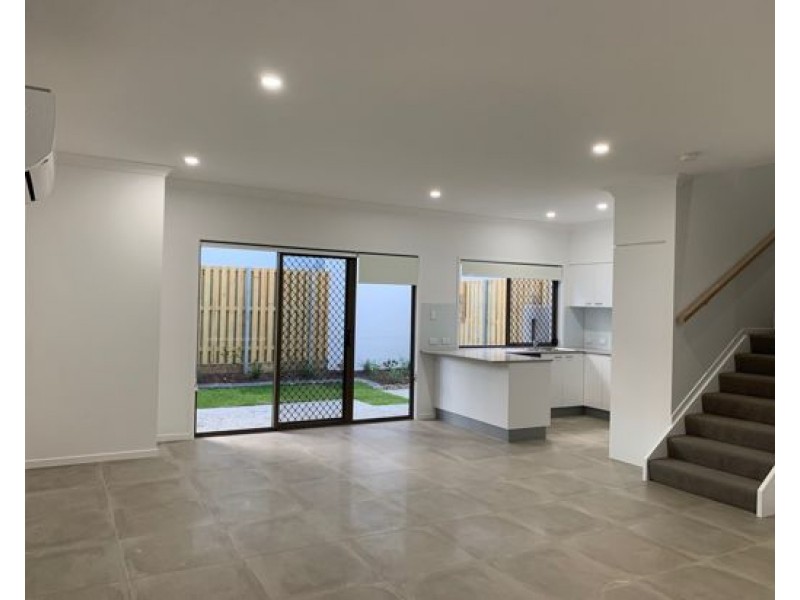 73 77 Avondale Crescent, Parkinson QLD 4115