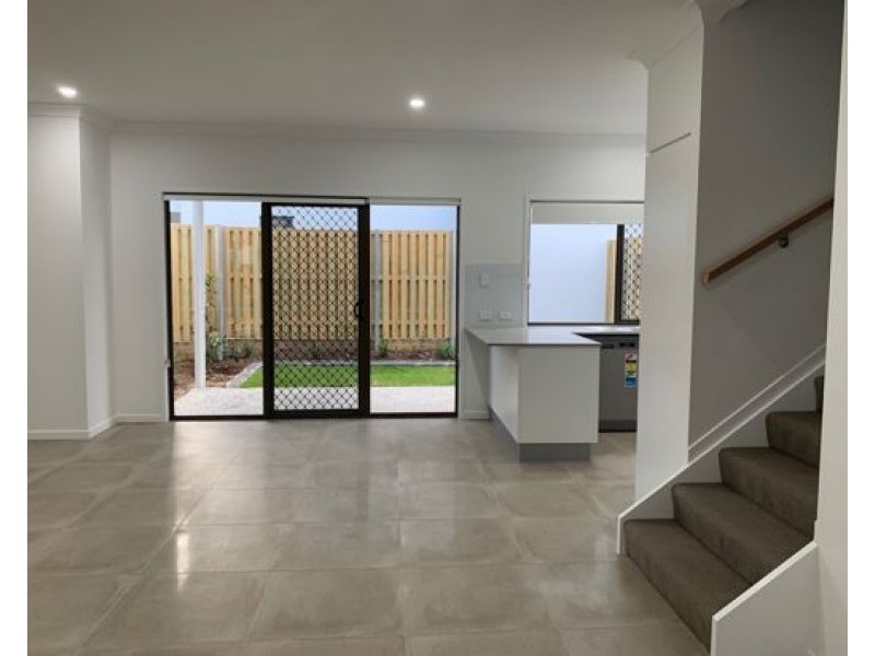 73 77 Avondale Crescent, Parkinson QLD 4115