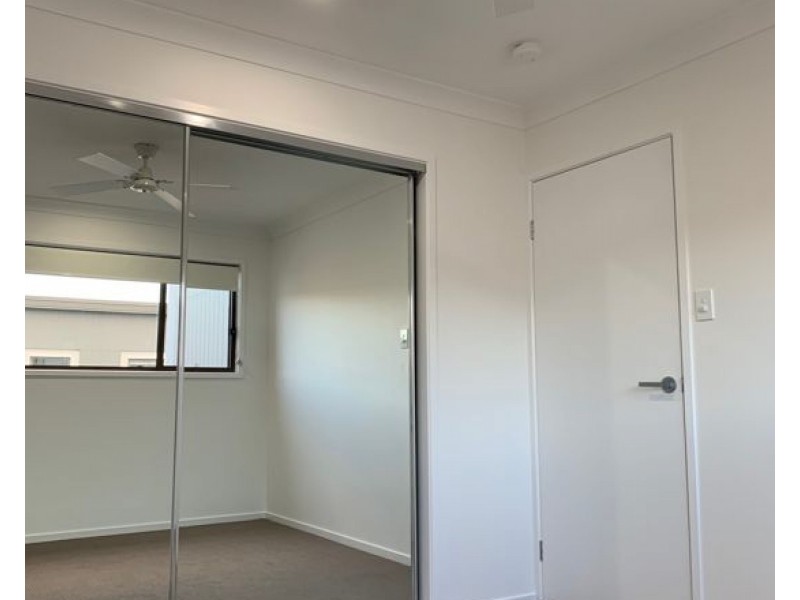 73 77 Avondale Crescent, Parkinson QLD 4115