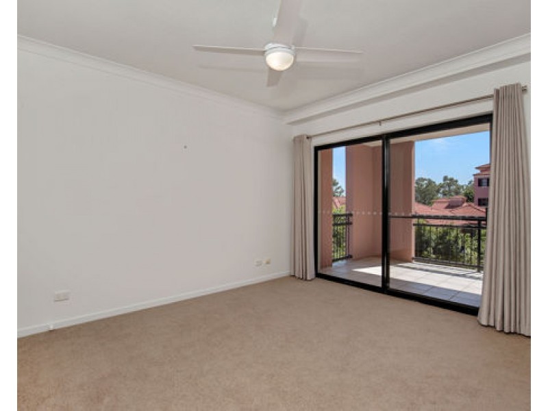 35/2 Geraldton Drive, Varsity Lakes QLD 4227