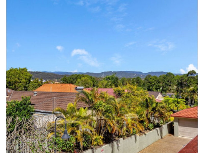35/2 Geraldton Drive, Varsity Lakes QLD 4227