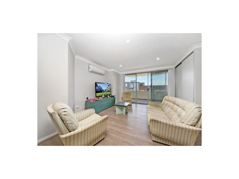 B201/10 Cornelia Road, Toongabbie NSW 2146