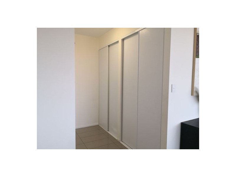 14 104-106 central lane, Gladstone QLD 4680