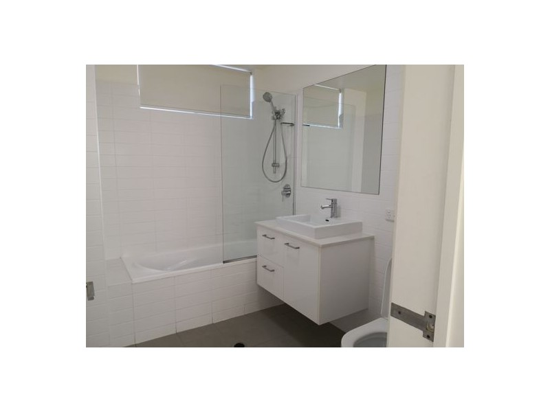 14 104-106 central lane, Gladstone QLD 4680