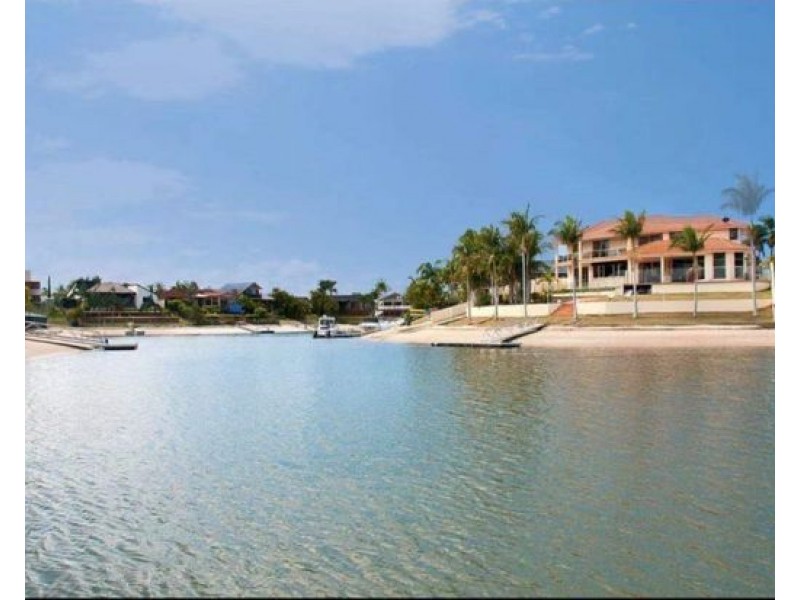 18 Kincardine Drive, Benowa Waters QLD 4217