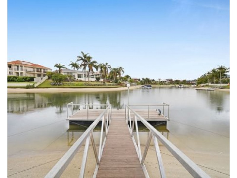 18 Kincardine Drive, Benowa Waters QLD 4217