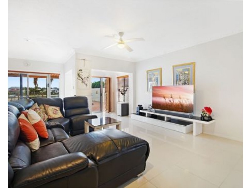 18 Kincardine Drive, Benowa Waters QLD 4217