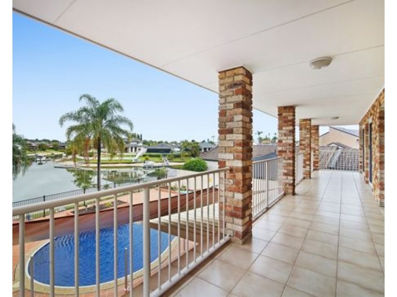 18 Kincardine Drive, Benowa Waters QLD 4217