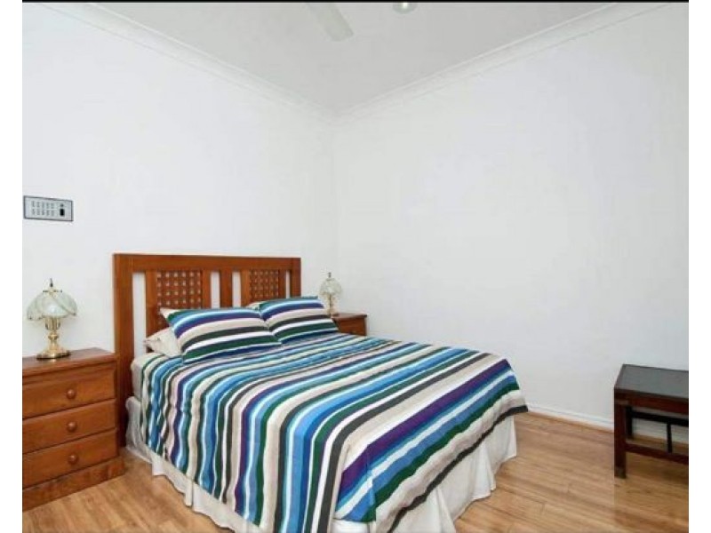 18 Kincardine Drive, Benowa Waters QLD 4217