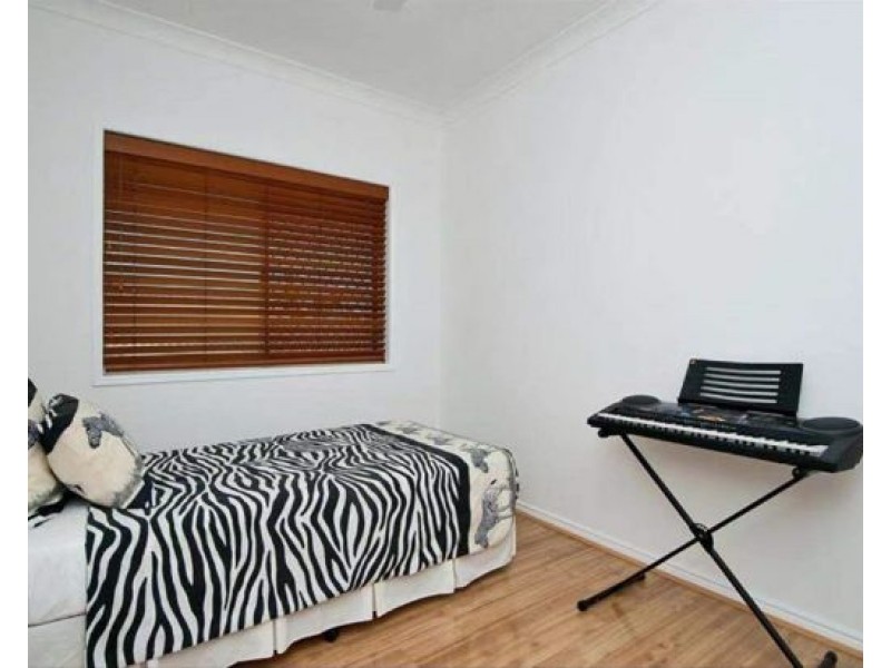 18 Kincardine Drive, Benowa Waters QLD 4217