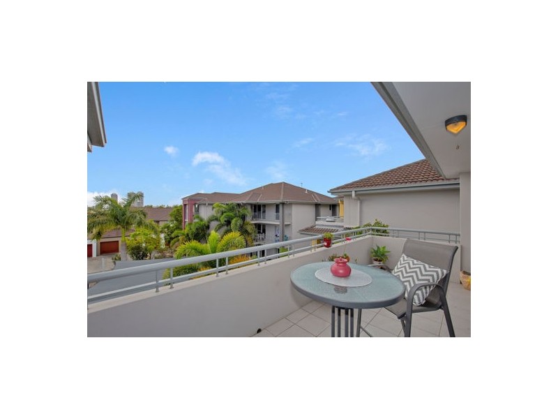 02/33 Clark St, Biggera Waters QLD 4216