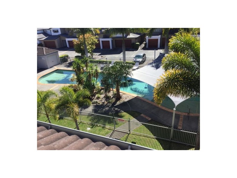 02/33 Clark St, Biggera Waters QLD 4216