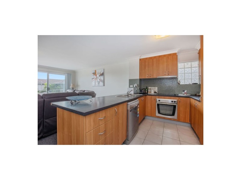 02/33 Clark St, Biggera Waters QLD 4216